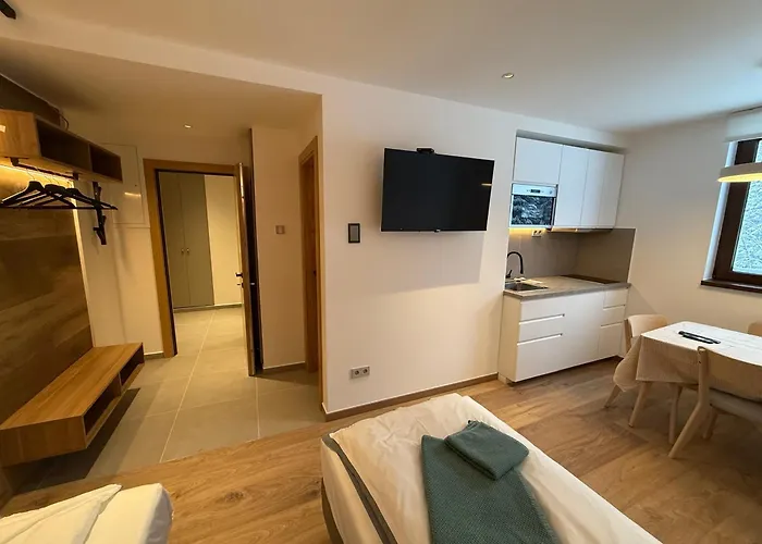 Juli Kop * كوباونيك